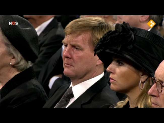 (1)King Willem Alexander and Queen Maxima at the Nieuwe Kerk Ceremony (130K)