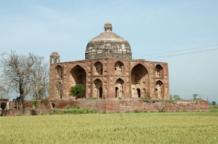 Ustad Tomb Sirhind (183K)