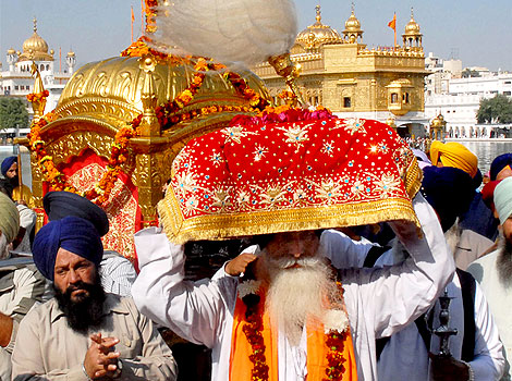 Guru Nanak Jayanti- Darbar Sahib (92K)