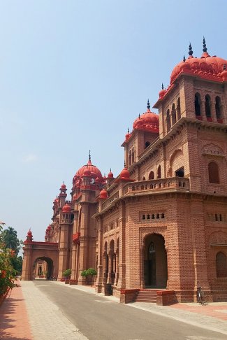 Khalsa College 1.jpg