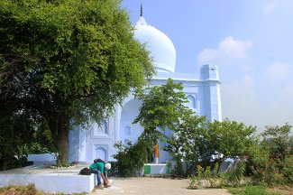 Tomb of Khwaja Masum Naqshbandi.jpg