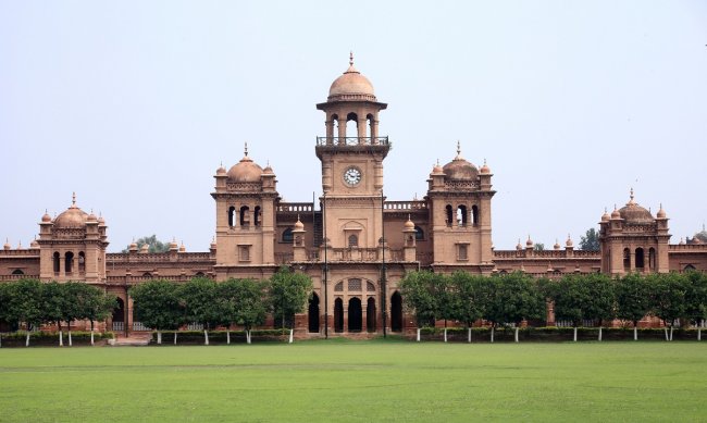 islamia_college_university_peshawar_.jpg