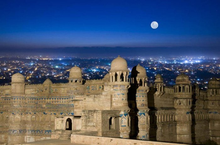 gwalior-fort-panorama-v1.jpg